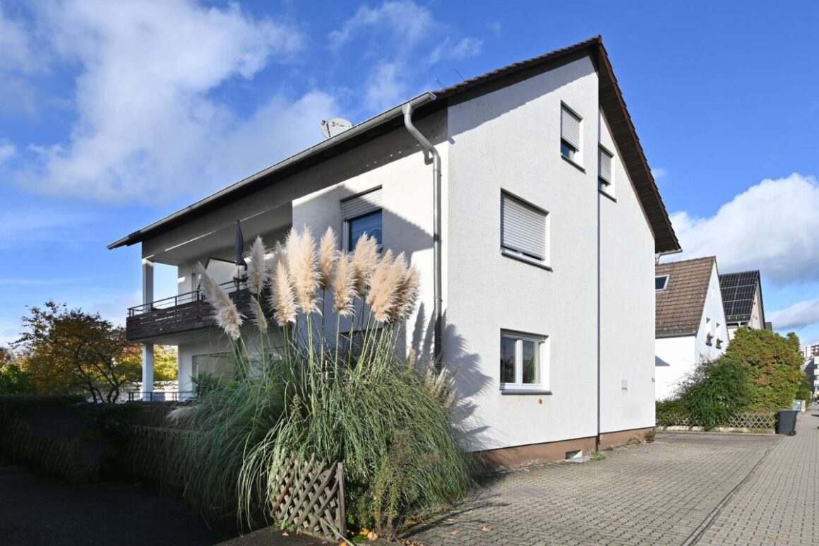 Hausansicht Balkone