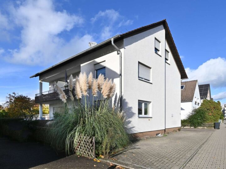 Hausansicht Balkone