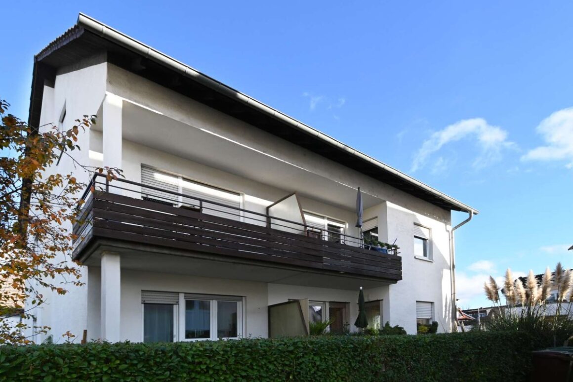 Hausansicht Balkone