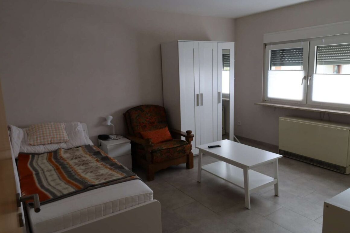 Schlafzimmer Eg